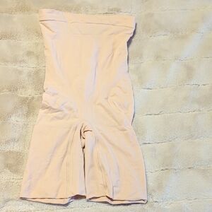SPANX Light Pink Seamless Shorts